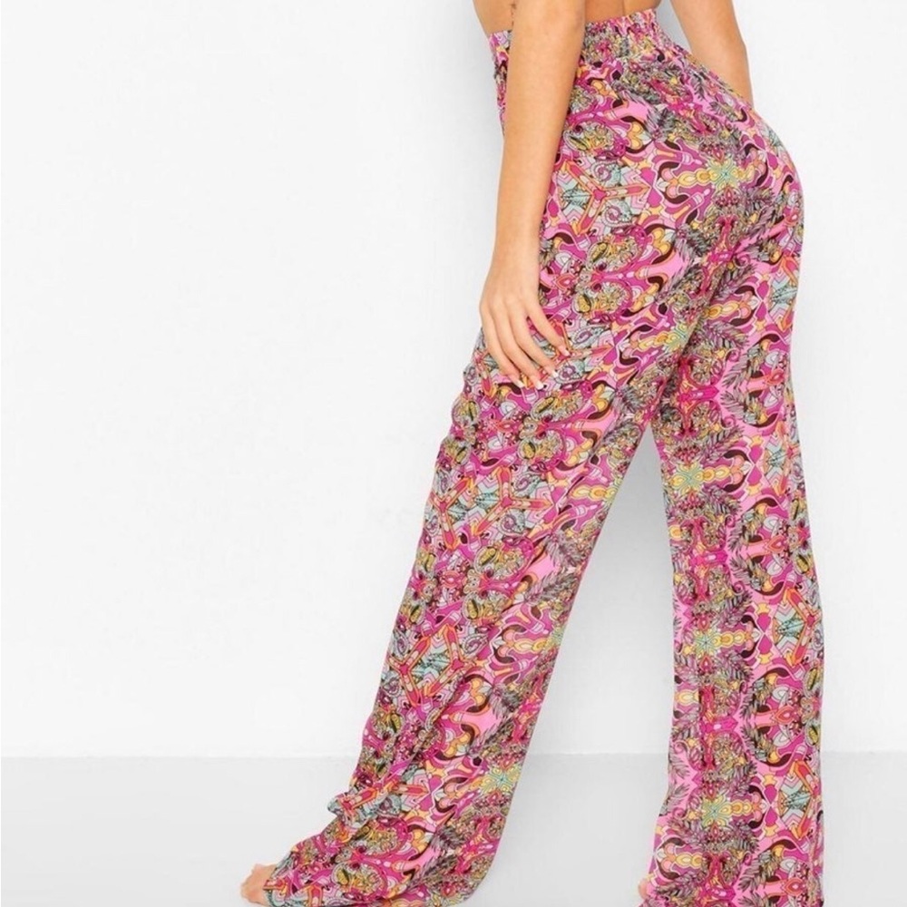 New with Tags. Boohoo Pink Mosaic Wide Leg Beach Pants size 8